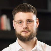 Darren Fisher - Featured